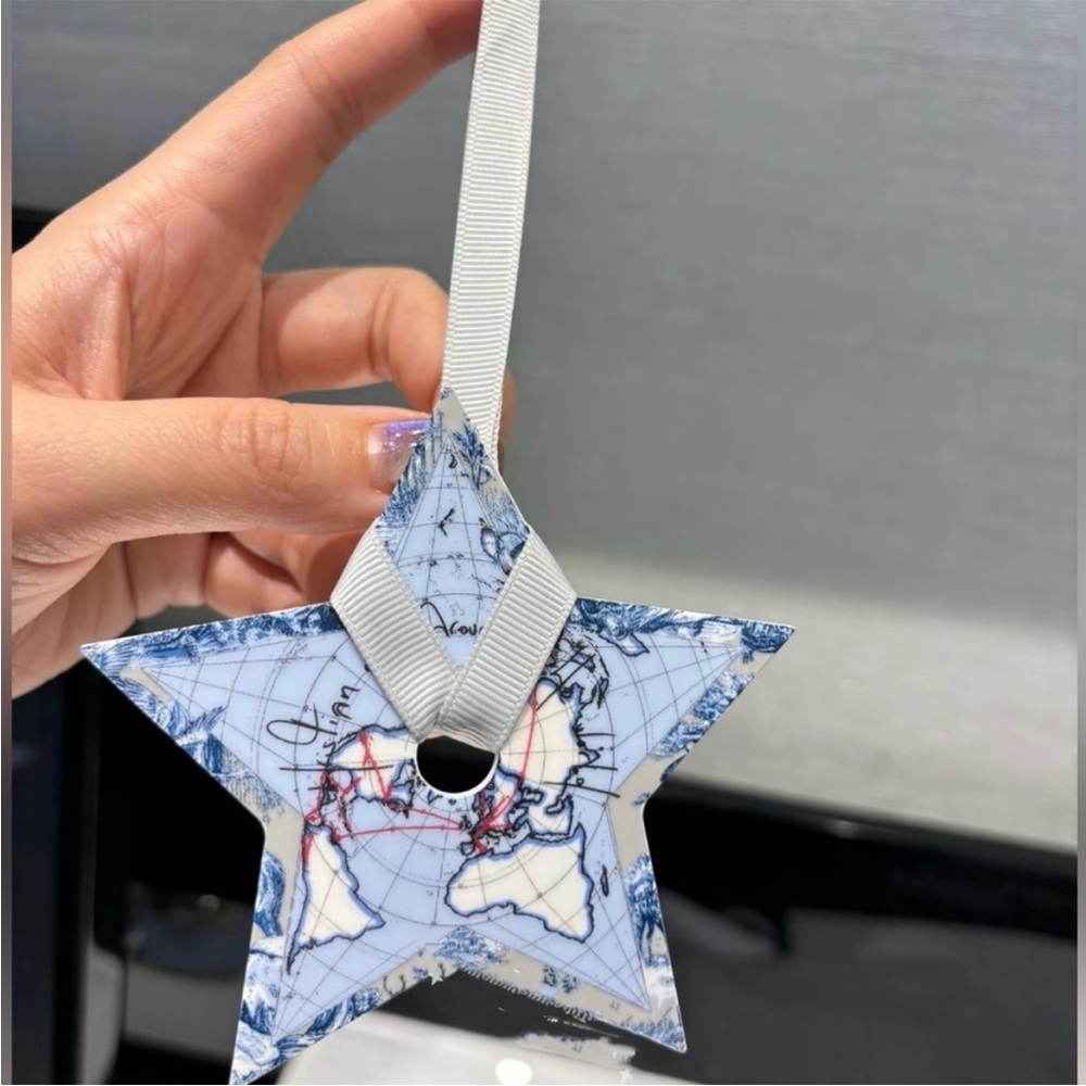Dior beauty gift  Ceramic Blue Star Around the World